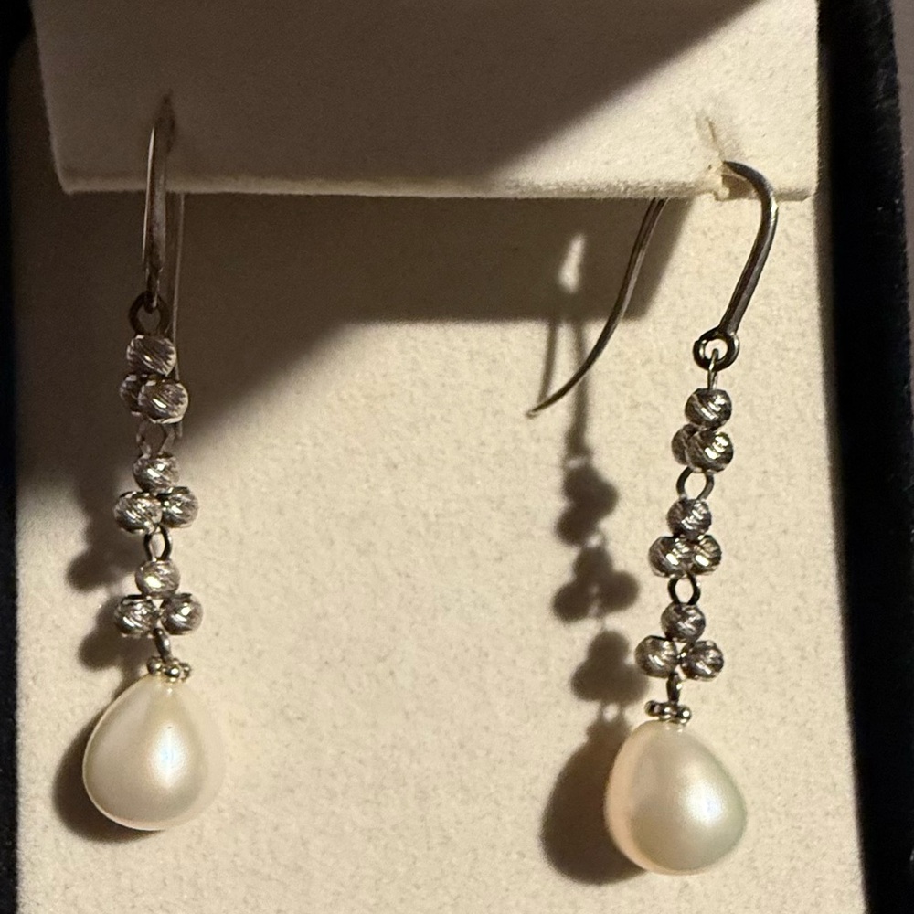 Kay Jewelers Silver and Pearl Dangle Earrings